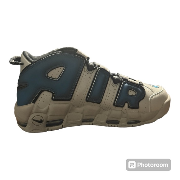 Nike Air More Uptempo 96 Sz 10
Industrial Blue Sneakers - Picture 8 of 9